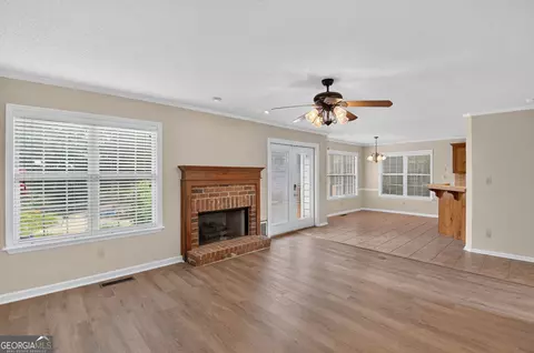 Living - 4141 Saddle Horn Dr, Evans, GA 30809 photo 5 of 5