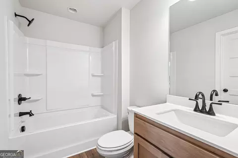 Bath - 288 Wingate Dr, Winder, GA 30680 photo 7 of 9