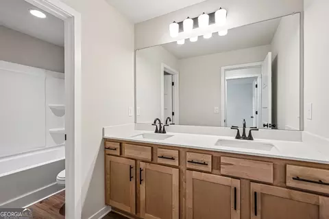 Bath - 288 Wingate Dr, Winder, GA 30680 photo 6 of 9