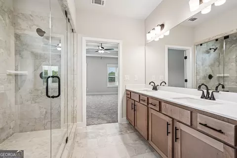 Bath - 288 Wingate Dr, Winder, GA 30680 photo 3 of 9