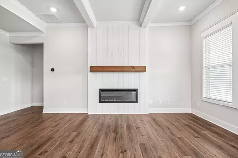 Living - 288 Wingate Dr, Winder, GA 30680 photo 4 of 8