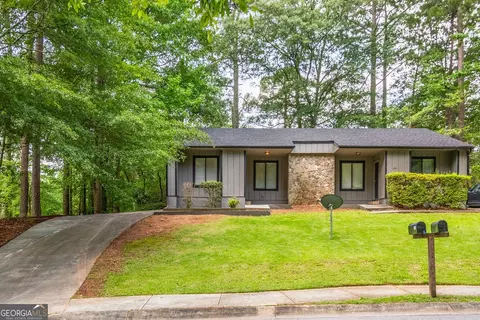 106 Summerwood Dr, Fairburn, GA 30213