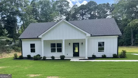 90 Baker Ln, Oxford, GA 30054