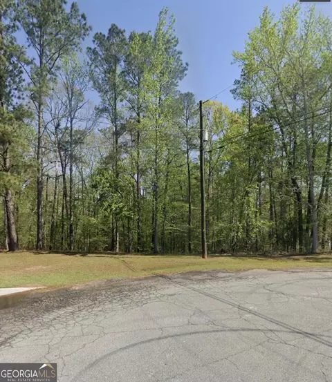 199 Pineway Dr SE, Milledgeville, GA 31061