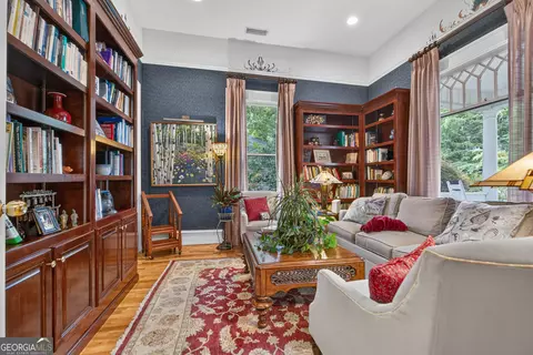Living - 401 E 4th Ave, Rome, GA 30161 photo 4 of 9