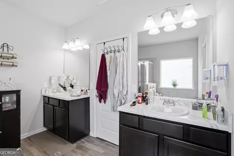 Bath - 110 Waterside Dr, Calhoun, GA 30701 photo 2 of 2