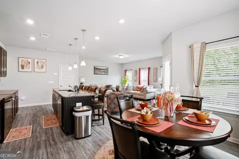 Dining - 110 Waterside Dr, Calhoun, GA 30701 photo 2 of 2