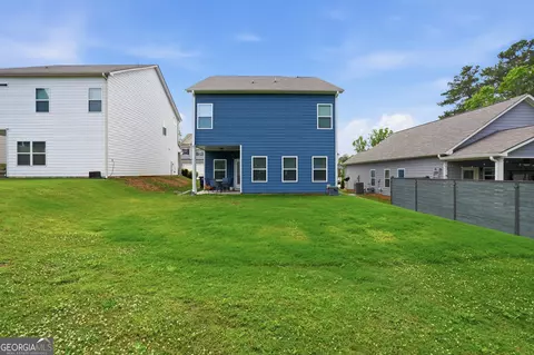 Exterior - 110 Waterside Dr, Calhoun, GA 30701 photo 2 of 2