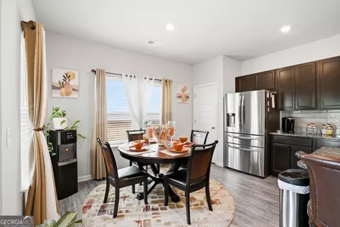 Dining - 110 Waterside Dr, Calhoun, GA 30701 photo 1 of 2