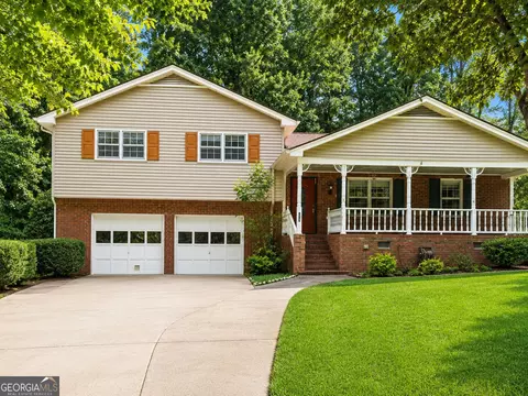 677 Bankshire Dr, Suwanee, GA 30024
