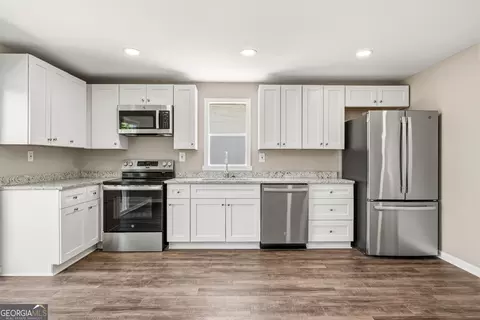 Kitchen - 188 Deptula Rd, Jackson, GA 30233 photo 5 of 7