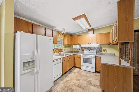 Kitchen - 188 Deptula Rd, Jackson, GA 30233 photo 1 of 7