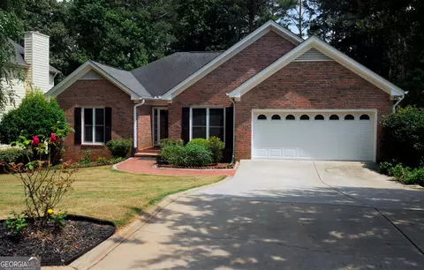 1105 Secret Cove Dr, Sugar Hill, GA 30518