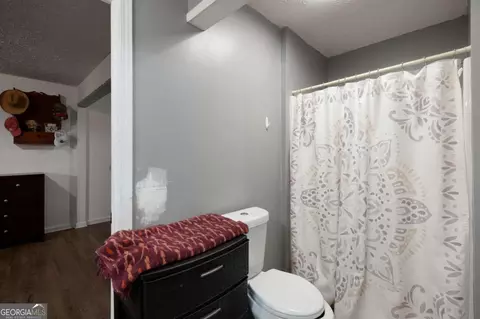 Bath - 108 Roberts St, Calhoun, GA 30701 photo 2 of 3