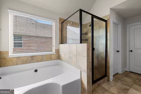 Bath - 3256 Alhambra Cir, Hampton, GA 30228 photo 1 of 2