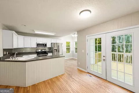 Kitchen - 3361 Fork Rd, Gainesville, GA 30506 photo 4 of 4