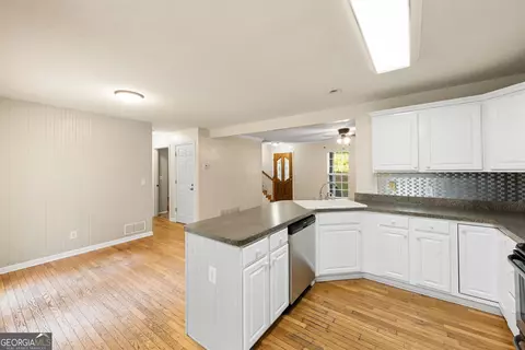 Kitchen - 3361 Fork Rd, Gainesville, GA 30506 photo 2 of 4