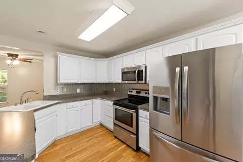 Kitchen - 3361 Fork Rd, Gainesville, GA 30506 photo 3 of 4