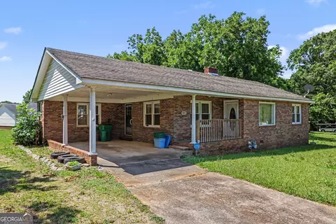 422 Bartson St, Lavonia, GA 30553