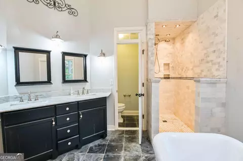 Bath - 5415 Hampstead Way, Duluth, GA 30097 photo 5 of 9