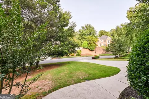 Exterior - 5415 Hampstead Way, Duluth, GA 30097 photo 5 of 9