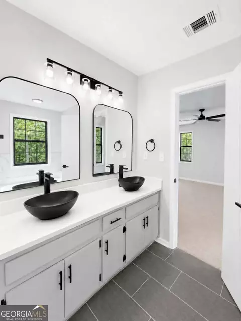 Bath - 355 Oak Hill Cir, Covington, GA 30016 photo 1 of 5