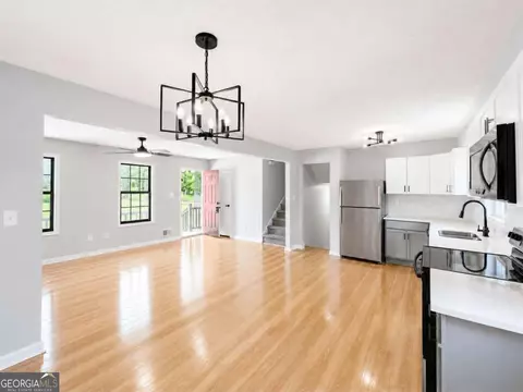 Living - 355 Oak Hill Cir, Covington, GA 30016 photo 3 of 6