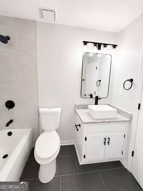 Bath - 355 Oak Hill Cir, Covington, GA 30016 photo 5 of 5