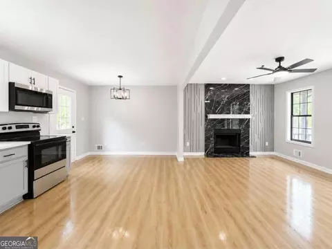 Living - 355 Oak Hill Cir, Covington, GA 30016 photo 2 of 6