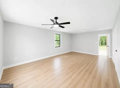 Living - 355 Oak Hill Cir, Covington, GA 30016 photo 5 of 6