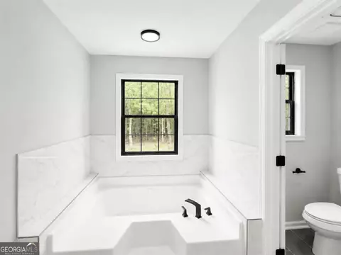 Bath - 355 Oak Hill Cir, Covington, GA 30016 photo 3 of 5