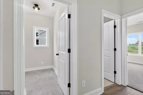 Entry Way - 88 Conner Ln, Williamson, GA 30292 photo 3 of 7