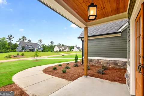 Exterior - 88 Conner Ln, Williamson, GA 30292 photo 6 of 11
