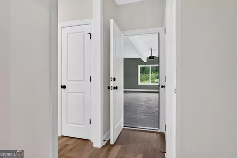 Entry Way - 88 Conner Ln, Williamson, GA 30292 photo 4 of 7