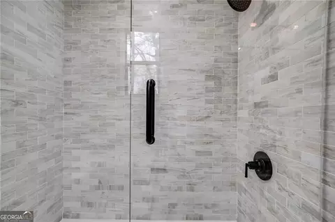 Bath - 155 Indian Bend Dr, Lagrange, GA 30240 photo 5 of 5