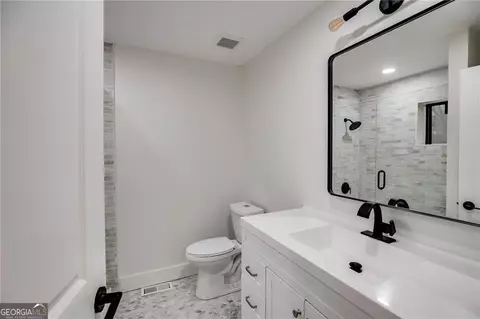 Bath - 155 Indian Bend Dr, Lagrange, GA 30240 photo 1 of 5
