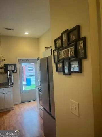 Entry Way - 40 E Third St NE, Shannon, GA 30172 photo 2 of 3