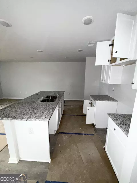 Kitchen - 11600 E Lovejoy Rd, Hampton, GA 30228 photo 1 of 2