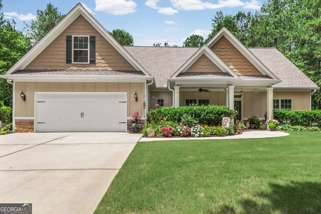 206 Cainbridge Park Dr, Newnan, GA 30263
