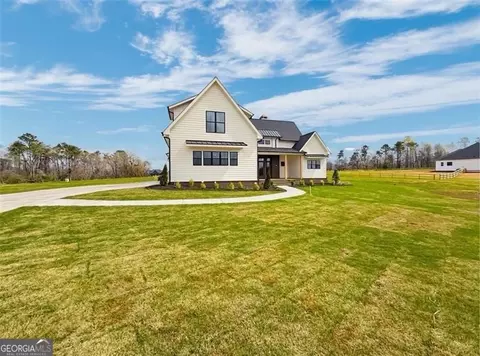 Exterior - 151 Palisade Dr, Rydal, GA 30171 photo 4 of 13