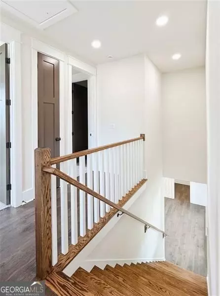 Entry Way - 151 Palisade Dr, Rydal, GA 30171 photo 5 of 8