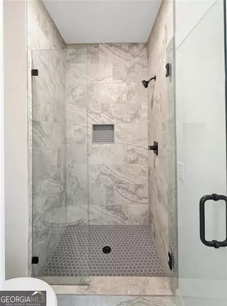 Bath - 151 Palisade Dr, Rydal, GA 30171 photo 7 of 8