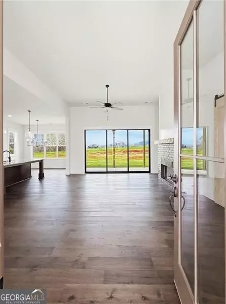 Entry Way - 151 Palisade Dr, Rydal, GA 30171 photo 4 of 8