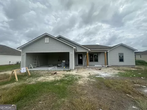 97 Cypress St, Ray City, GA 31645