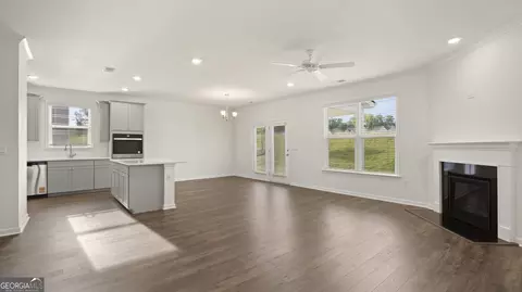 Living - 13454 Whitman Ln, Covington, GA 30014 photo 2 of 3