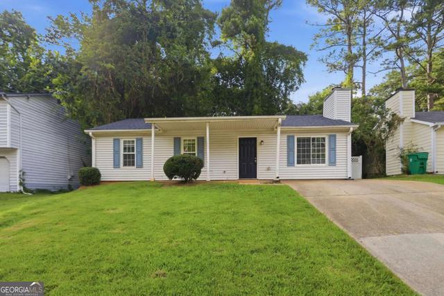 5202 Scarbrough Ln, Stone Mountain, GA 30088