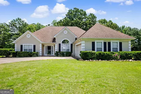 165 Crescent Cir, Newnan, GA 30265