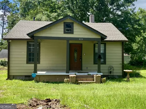 824 White St, Griffin, GA 30223