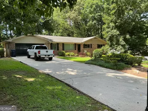 5626 Mountainbrooke Ct, Stone Mountain, GA 30087