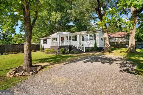 90 Whitman St, Ringgold, GA 30736